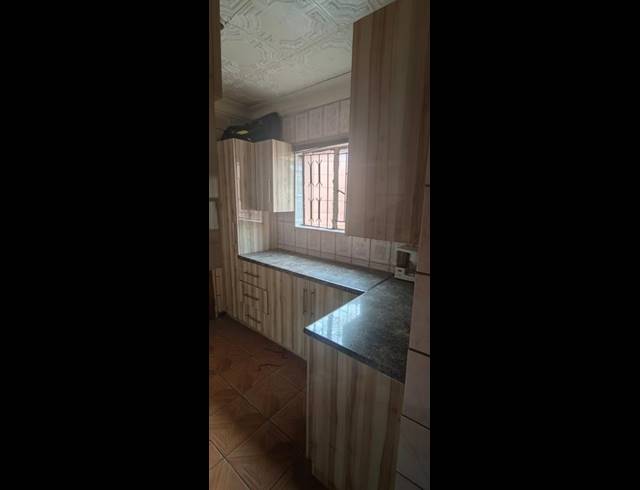 2 BEDROOM HOUSE FOR SALE IN BOITEKONG EXT 3